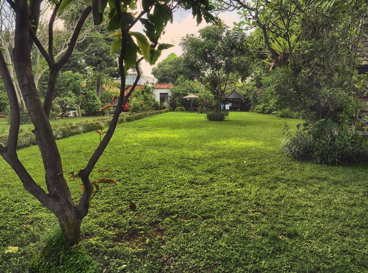Garden Villas 塞米亚克 外观 照片